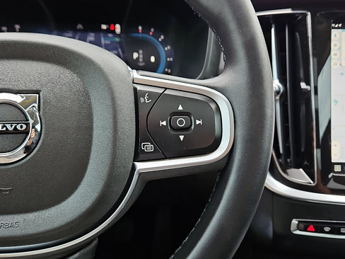 Used 2025 Volvo S60 B5 Core image 19