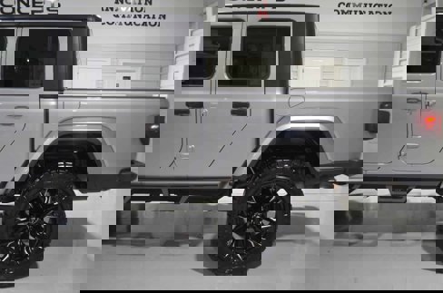 Used 2021 Jeep Gladiator Sport image 6