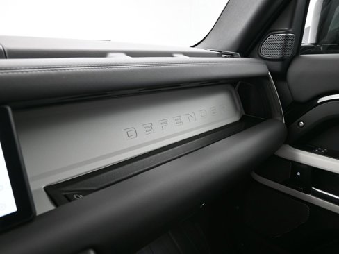 Used 2024 Land Rover Defender 110 S image 21