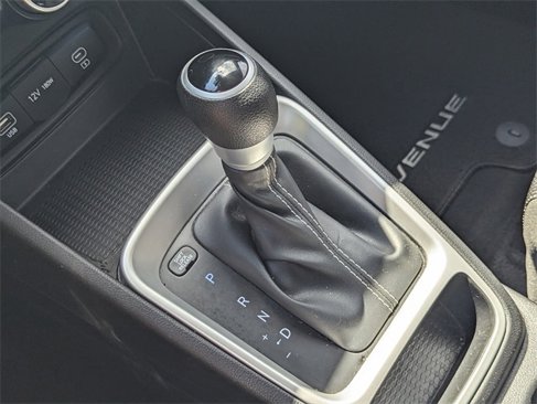 Used 2024 Hyundai Venue SE image 20