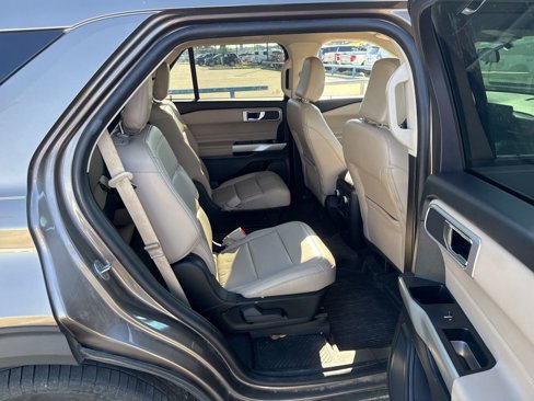 Used 2021 Ford Explorer XLT w/ Equipment Group 202A image 12