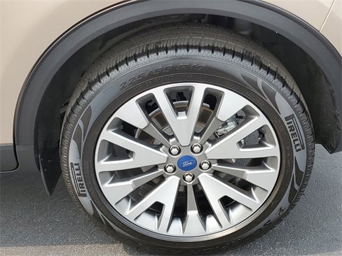Used 2021 Ford Escape Titanium image 5
