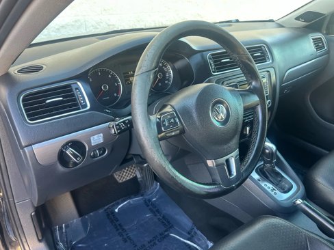 Used 2014 Volkswagen Jetta TDI image 9