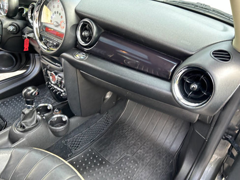 Used 2011 MINI Cooper S image 25