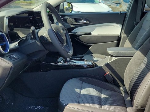 New 2025 Chevrolet Trax LT image 9
