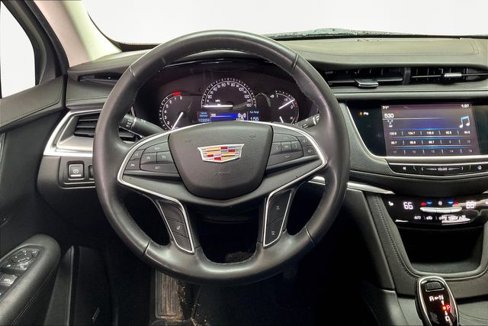 Used 2017 Cadillac XT5 Luxury image 8