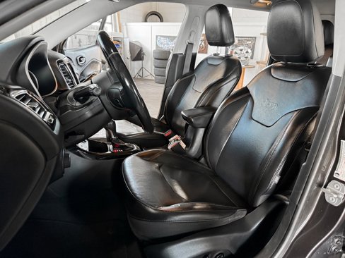 Used 2019 Jeep Compass Limited image 22