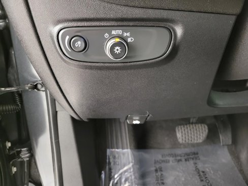 Used 2019 Chevrolet Equinox LT image 10