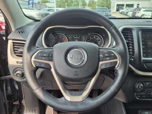 Used 2016 Jeep Cherokee Latitude w/ Cold Weather Group image 14