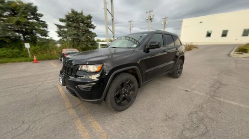 Used 2019 Jeep Grand Cherokee Laredo image 5