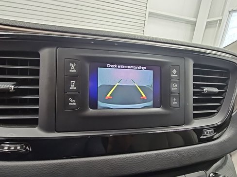 Used 2017 Chrysler Pacifica LX image 19
