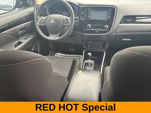 Used 2020 Mitsubishi Outlander ES image 36