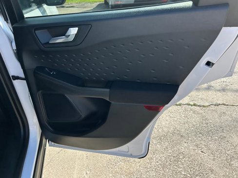 Used 2020 Ford Escape SE image 20