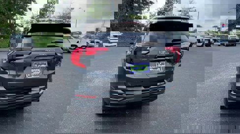 Certified 2021 GMC Terrain SLT w/ Infotainment Package II image 7
