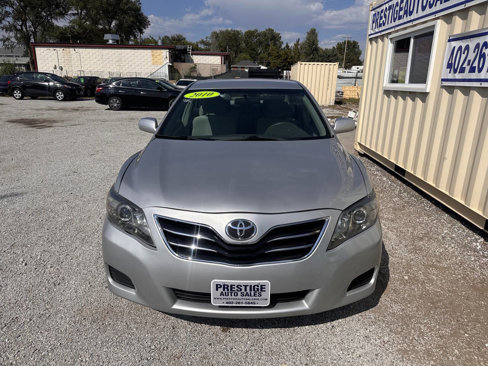 Used 2010 Toyota Camry LE image 2
