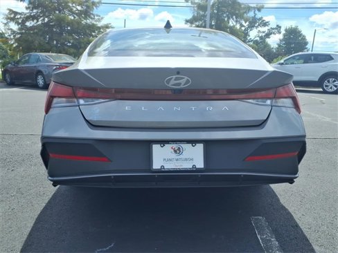 Used 2024 Hyundai Elantra SEL image 21