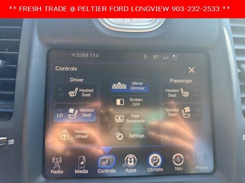 Used 2015 Chrysler 300 C w/ Light Group image 22