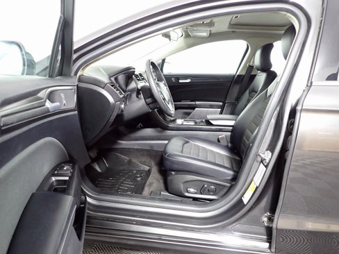 Used 2018 Ford Fusion SE w/ Equipment Group 601A image 23