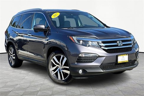 Used 2017 Honda Pilot Touring image 1