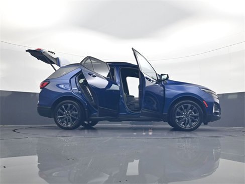Used 2022 Chevrolet Equinox RS w/ Infotainment Package image 33