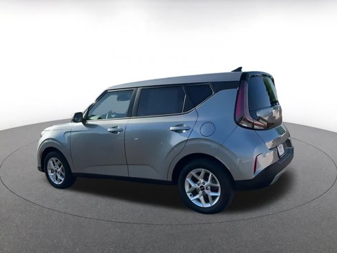 Used 2024 Kia Soul LX w/ LX Technology Package image 9