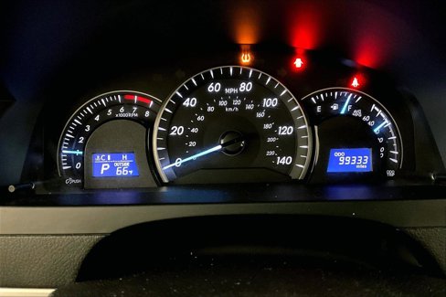 Used 2014 Toyota Camry LE image 19