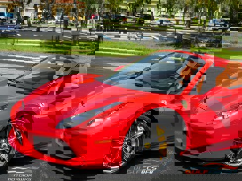 Used 2019 Ferrari 488 Spider image 9