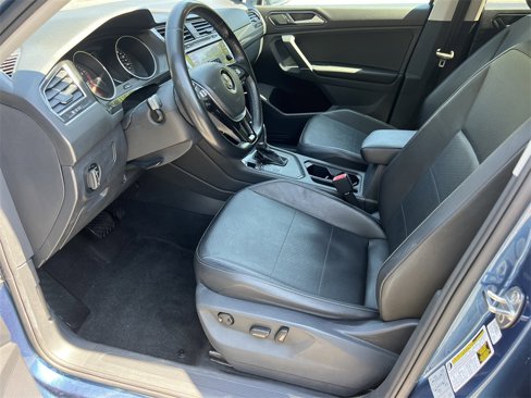 Used 2018 Volkswagen Tiguan SE image 6