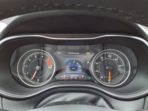 Used 2021 Jeep Cherokee Limited image 17