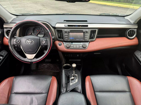 Used 2015 Toyota RAV4 Limited image 12