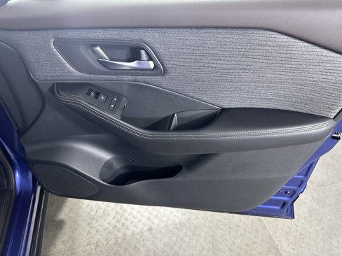 Used 2021 Nissan Rogue SV image 9