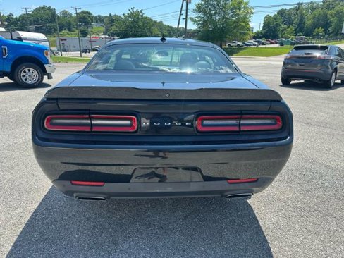 Used 2015 Dodge Challenger SXT Plus image 3