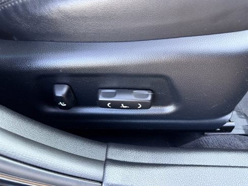Used 2015 Kia Cadenza Premium w/ Technology Package image 48