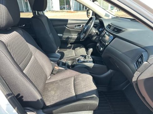 Used 2019 Nissan Rogue SV image 22