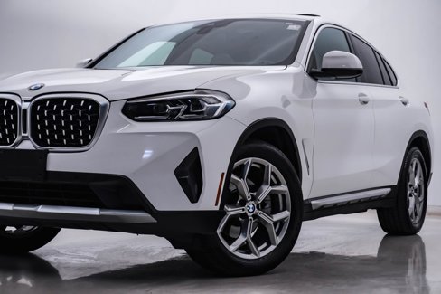 Used 2022 BMW X4 xDrive30i image 2