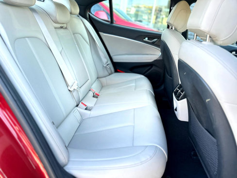 Used 2022 Genesis G70 2.0T image 15