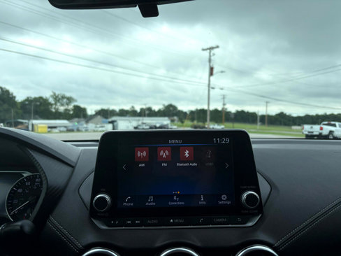 Used 2023 Nissan Sentra SV image 17