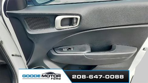 Used 2022 Hyundai Venue SE image 22