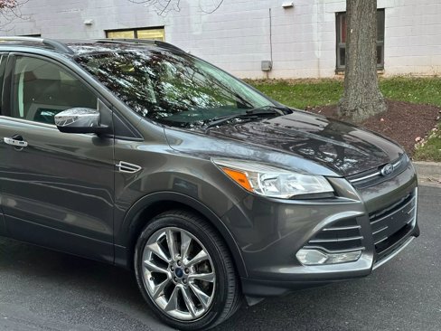 Used 2016 Ford Escape SE w/ SE Chrome Package image 7