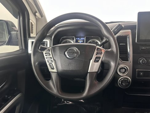 Used 2017 Nissan Titan SV image 20