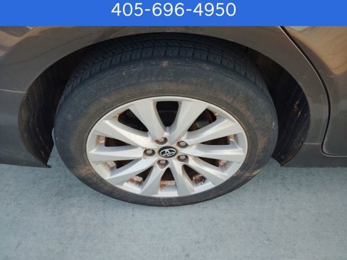 Used 2018 Toyota Camry LE image 7