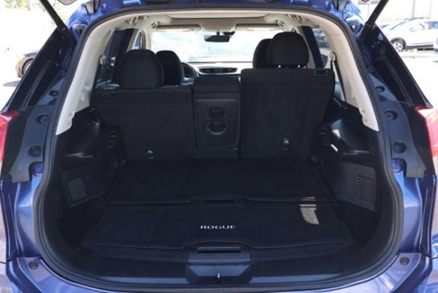 Used 2020 Nissan Rogue SV w/ Sun & Sound Touring Package image 16