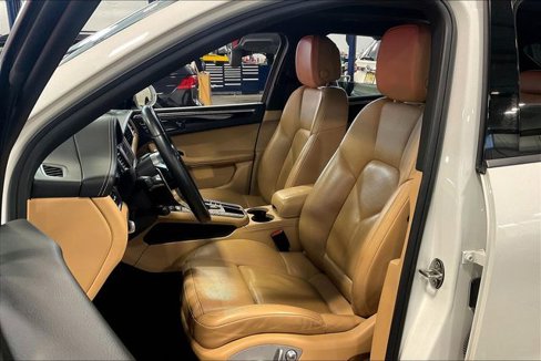 Used 2018 Porsche Macan image 25