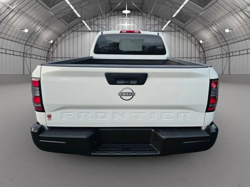 Used 2024 Nissan Frontier S w/ S Utility Package image 8
