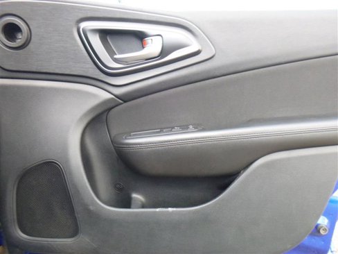 Used 2015 Chrysler 200 Limited image 15