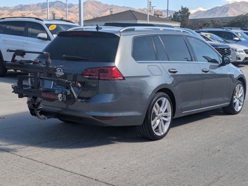 Used 2017 Volkswagen Golf SEL image 3