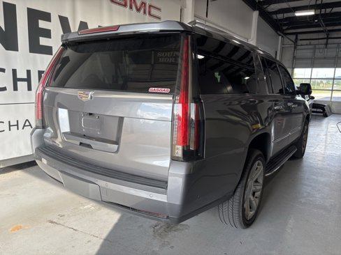 Used 2019 Cadillac Escalade ESV Luxury image 19