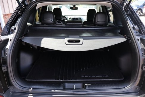 Used 2020 Jeep Cherokee Trailhawk w/ Cold Weather Group image 38