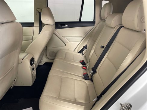 Used 2016 Volkswagen Tiguan S image 17
