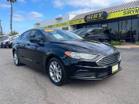 Used 2017 Ford Fusion SE image 1